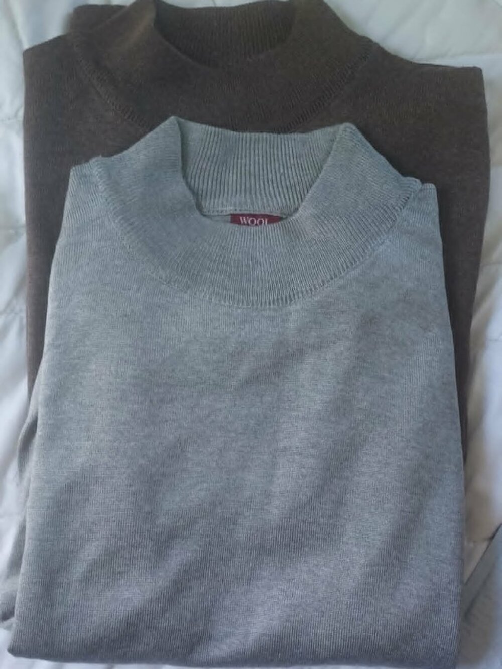 2- Men's sweaters - Size Medium - brown and grey